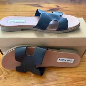 Steve Madden Black & Tan Slide Sandals - Women's Open-Toe Casual Slides